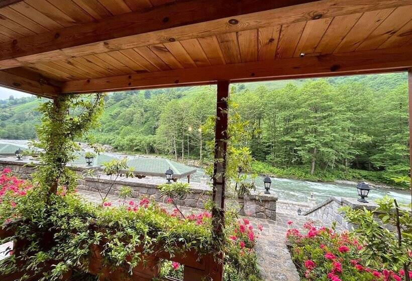 בית מלון כפרי Teona Caglayan Bungalov