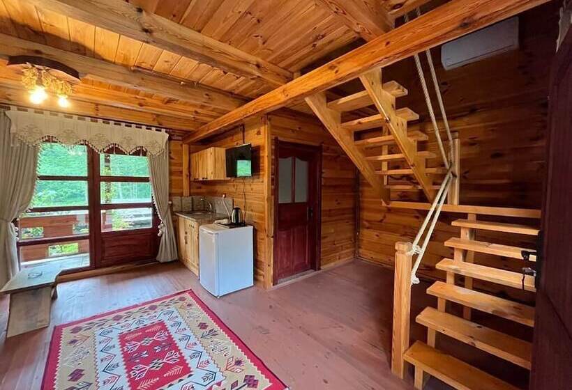 בית מלון כפרי Teona Caglayan Bungalov