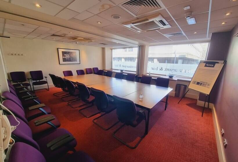 בית מלון כפרי The Clyde