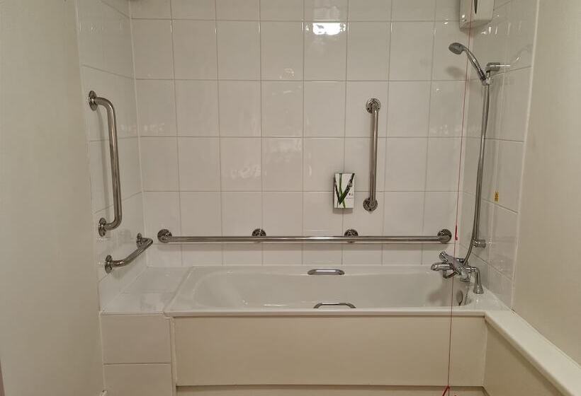 בית מלון כפרי The Clyde