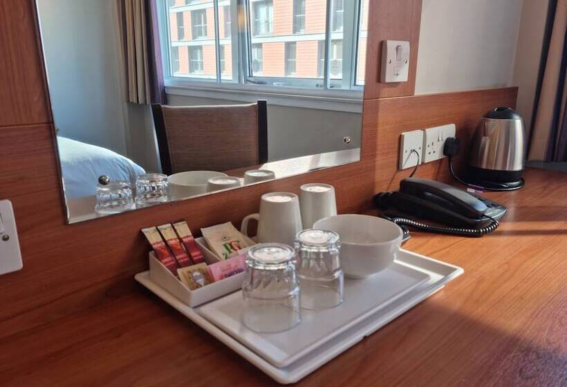 בית מלון כפרי The Clyde