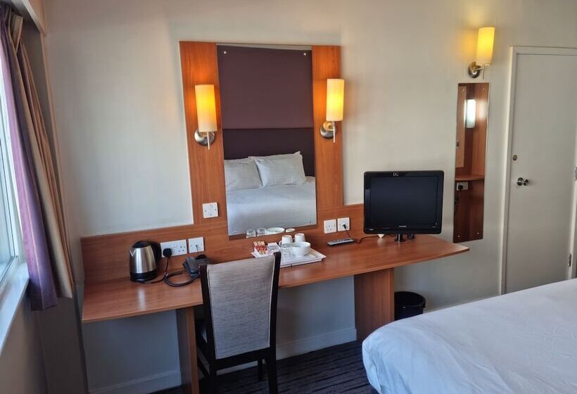 בית מלון כפרי The Clyde