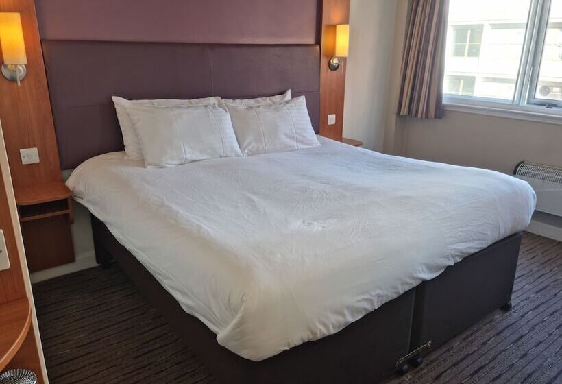 בית מלון כפרי The Clyde