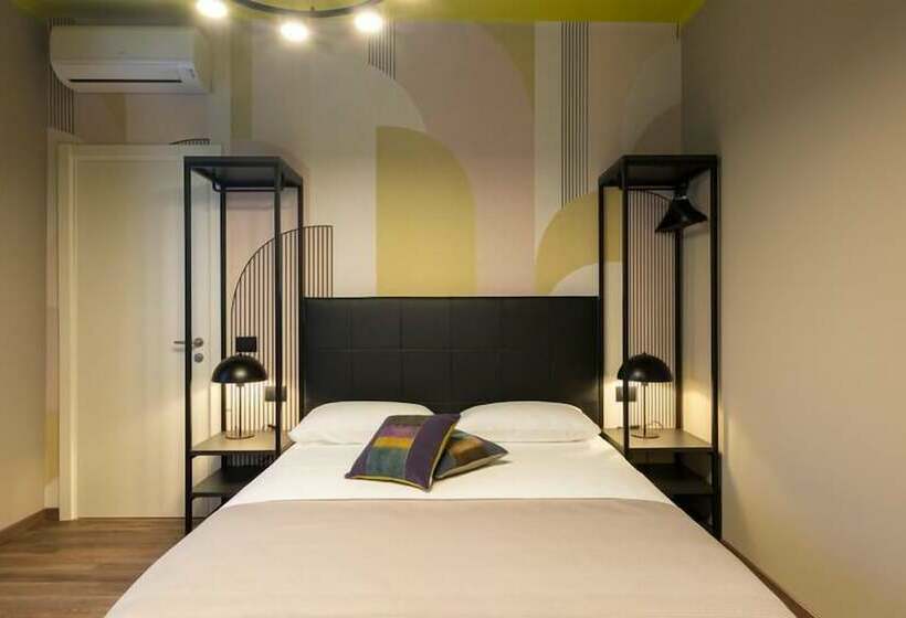 هتل The Time Home&