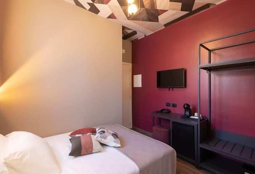 هتل The Time Home&