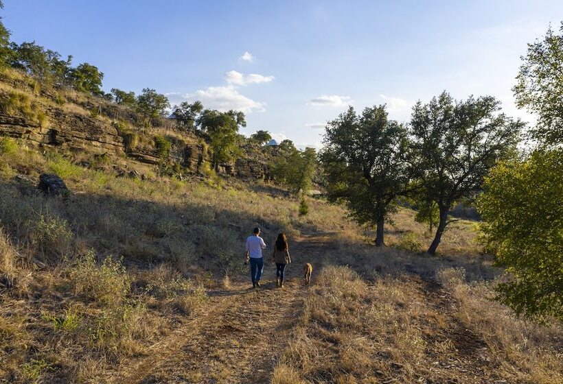 ホテル Walden Retreats Hill Country