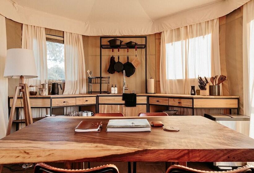 ホテル Walden Retreats Hill Country