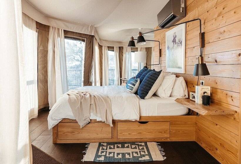 ホテル Walden Retreats Hill Country