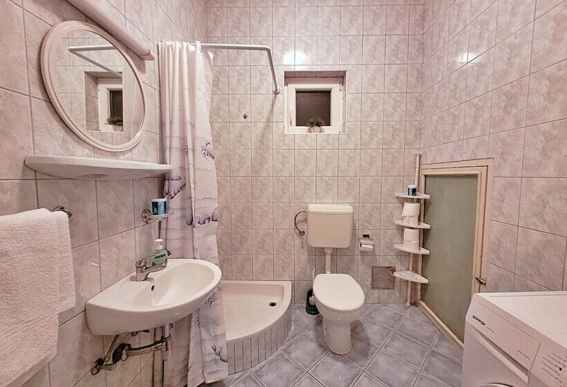 Ivo   With Pool   A1