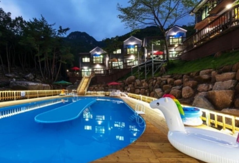 Jecheon The Pine Hill Pension