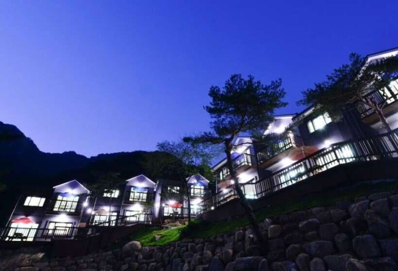 Jecheon The Pine Hill Pension