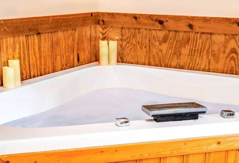 Love Ridge Mountain Lodging