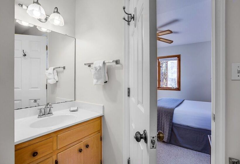 Love Ridge Mountain Lodging