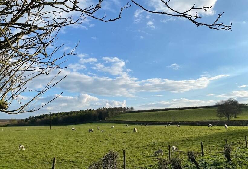 Luxury, Self Contained Country Cottage With View