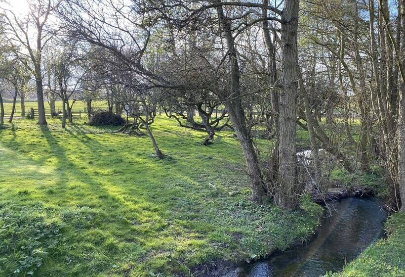 Luxury, Self Contained Country Cottage With View