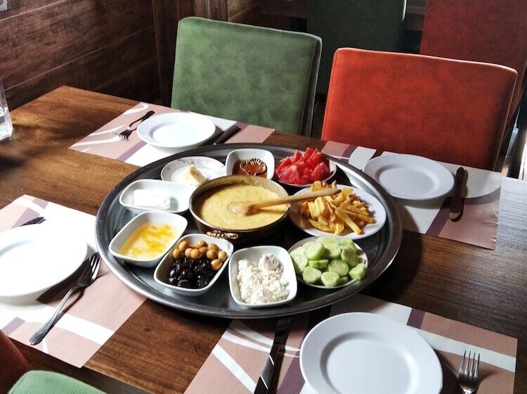 Migroras Otel & Restaurant Karestel Yaylasi
