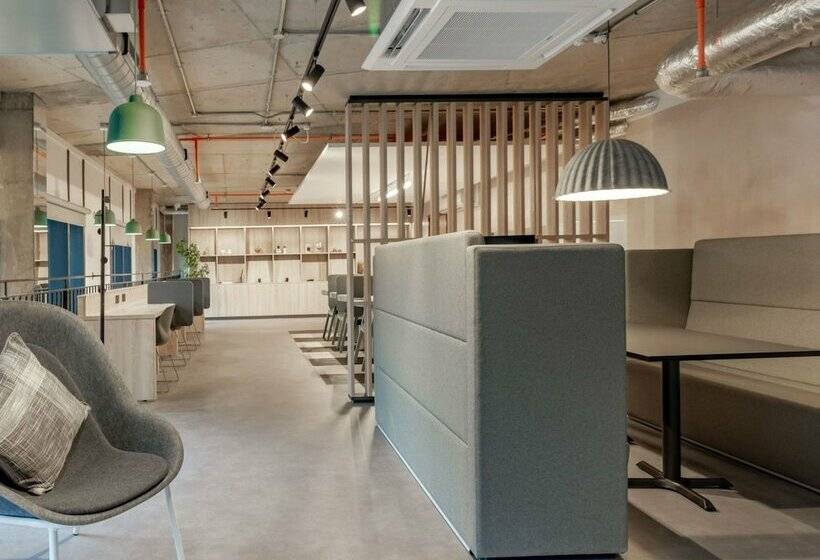 Modern Rooms In Leicester Sk   Hostel