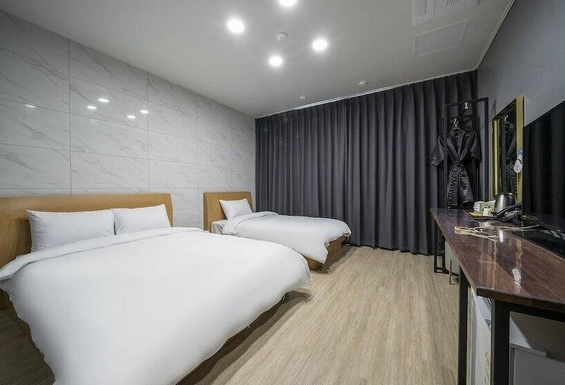 Мотель Gangneung Lara