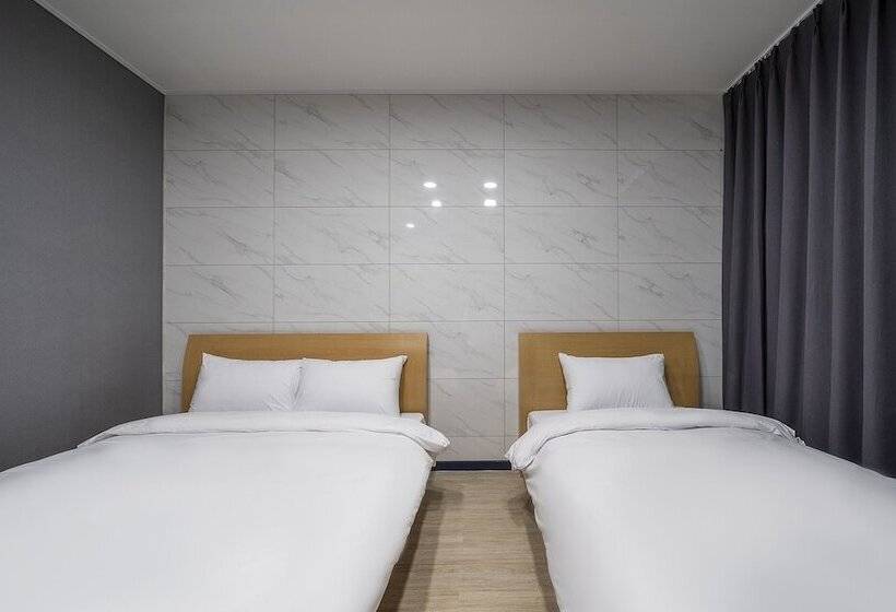 Мотель Gangneung Lara