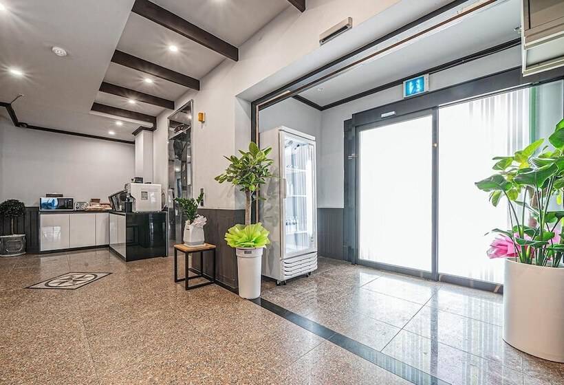 فندق على الطريق Gunsan Orange