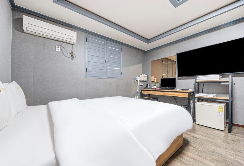 فندق على الطريق Gunsan Orange