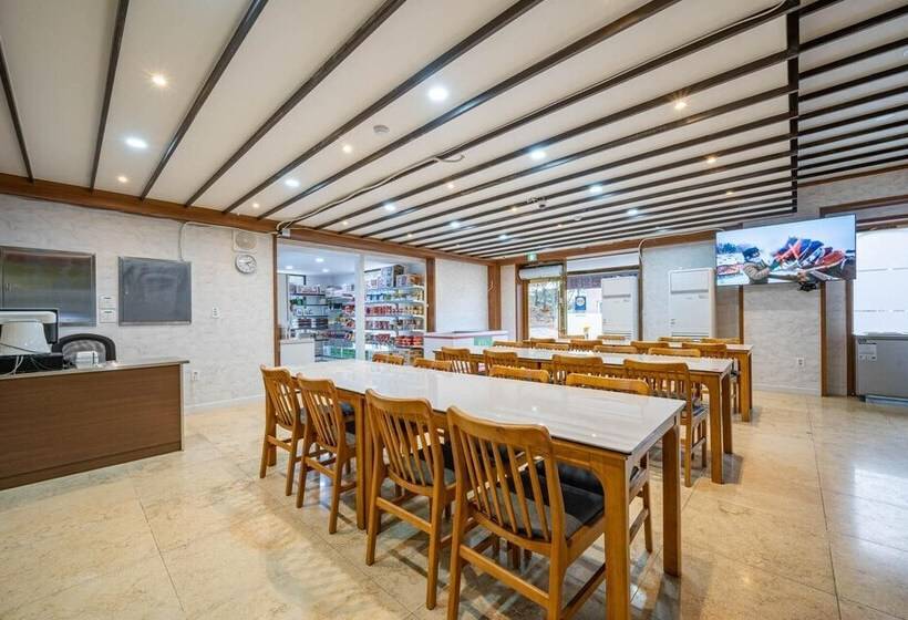 Мотель Gyeongju K Hotel & Pension