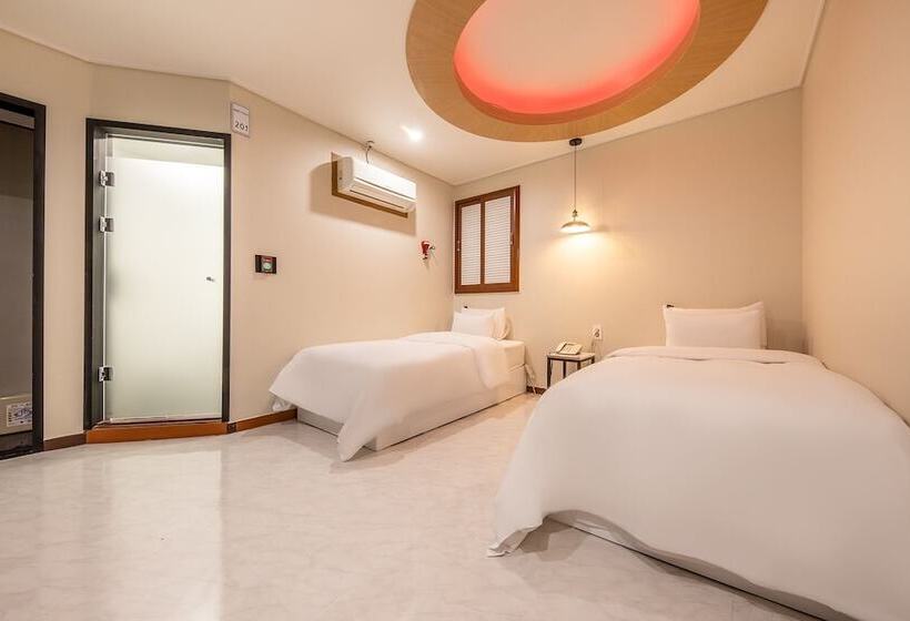 فندق على الطريق Jecheon Cats