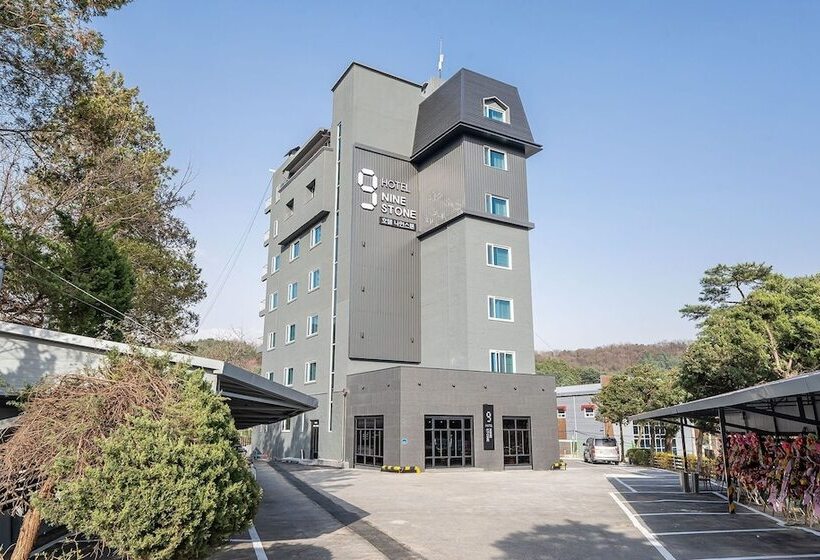 汽车旅馆  Namyangju Ninestone