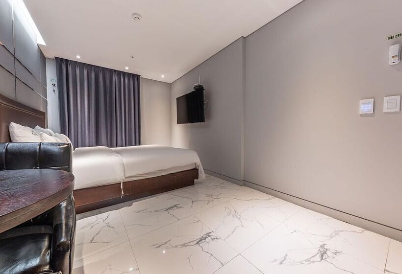 Motel Pyeongtaek May