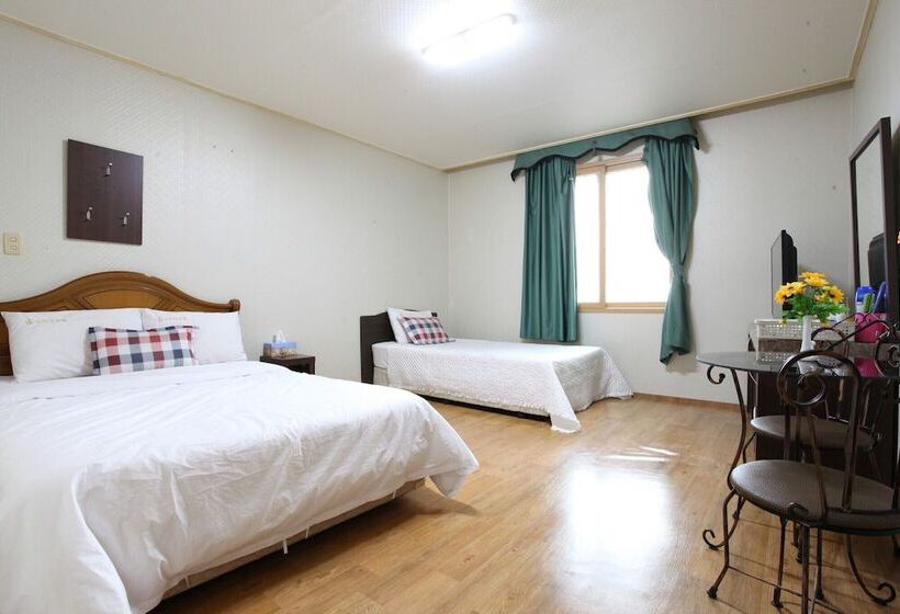 מוטל Seogwipo Starsung