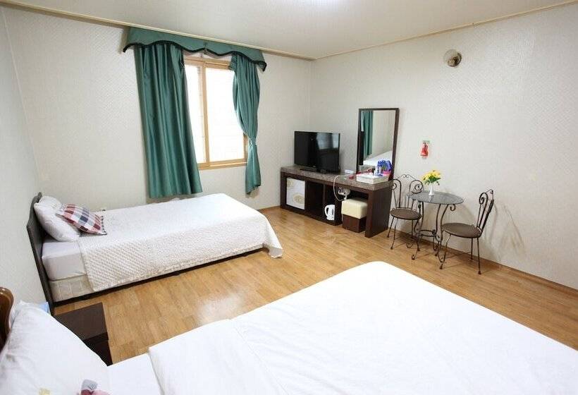 מוטל Seogwipo Starsung