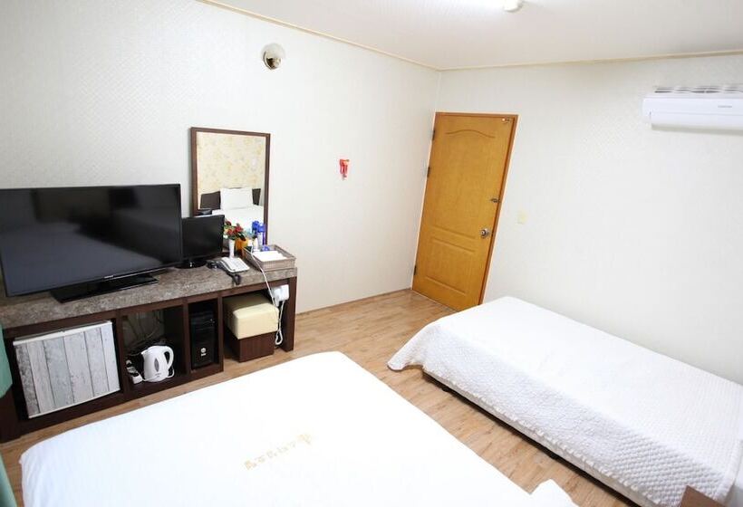 מוטל Seogwipo Starsung