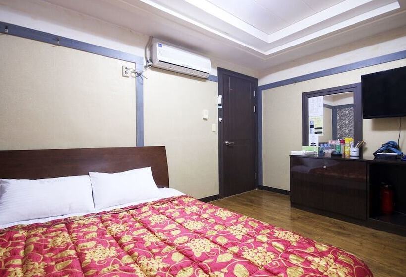 מוטל Ulleung Hwangje