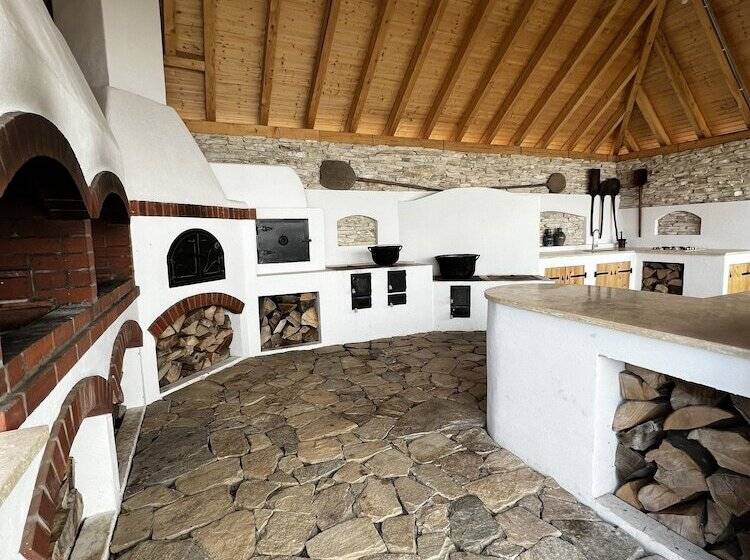 Пансион 5 Chirpici - Small Traditional Resort