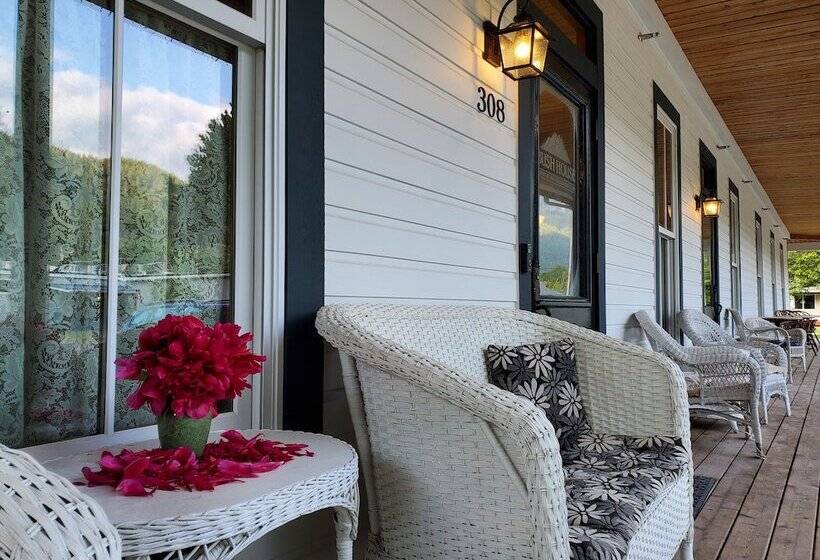 بنسيون Bush House Inn