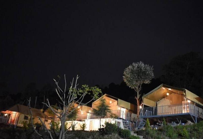 بنسيون Camp Cedar