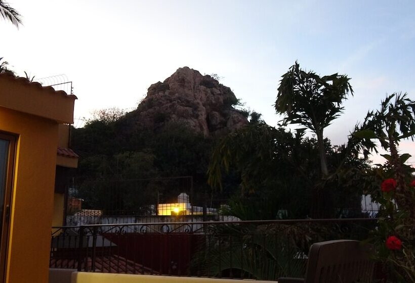 פנסיון Casona 13 Flechas