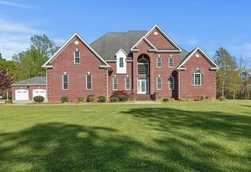 پانسیون Chateau Rouge