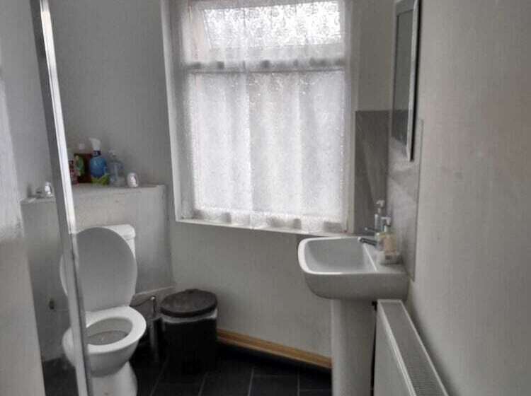 بنسيون Follion Lodge