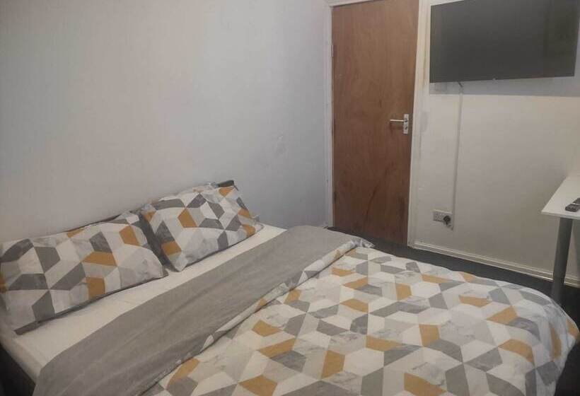 بنسيون Follion Lodge