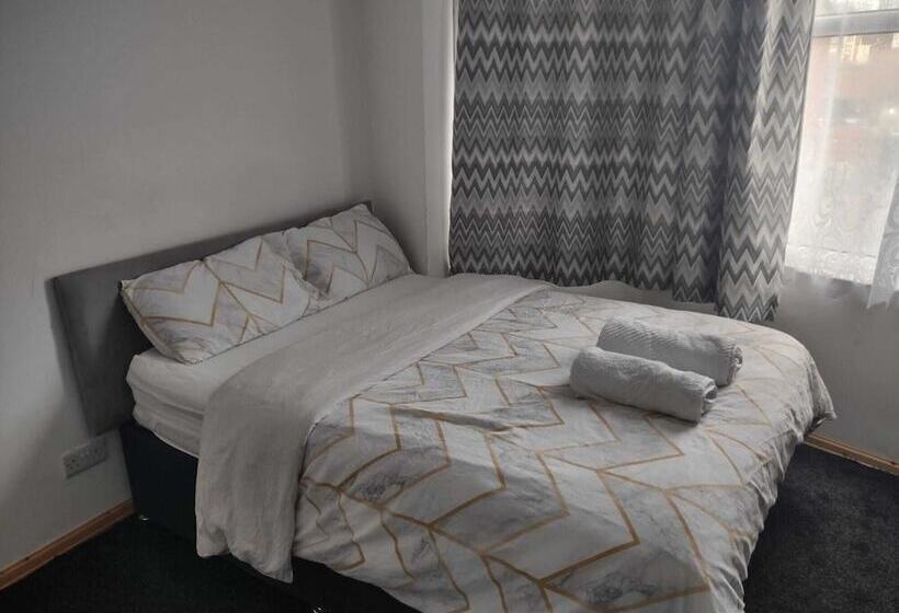 بنسيون Follion Lodge