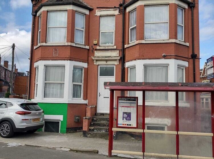 بنسيون Follion Lodge