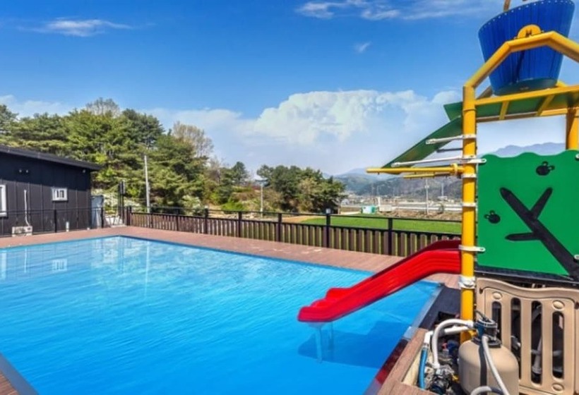 Pensão Gapyeong Dubai Dog Pool Villa