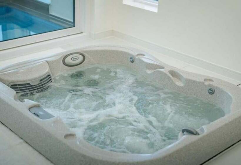 Пансион Geojedo Bay Hill Pool Villa