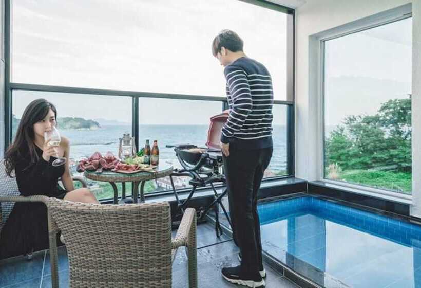 Пансион Geojedo Bay Hill Pool Villa