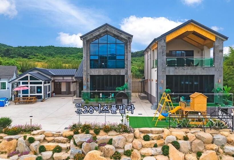 Pensione Gyeongju Cheongun28 Kids Poolvilla