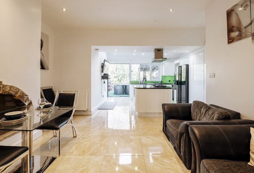 Пансион Luxury Town House