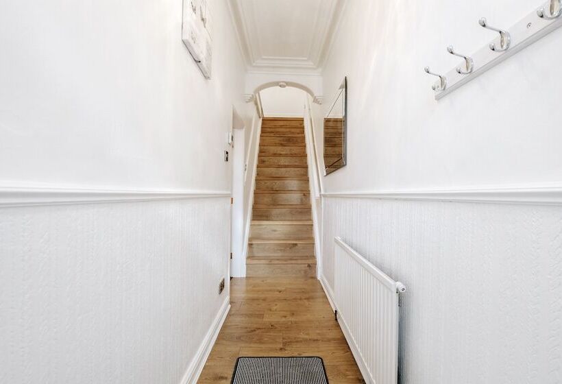 膳宿费 Luxury Town House