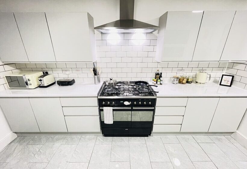 פנסיון Norman Guest House