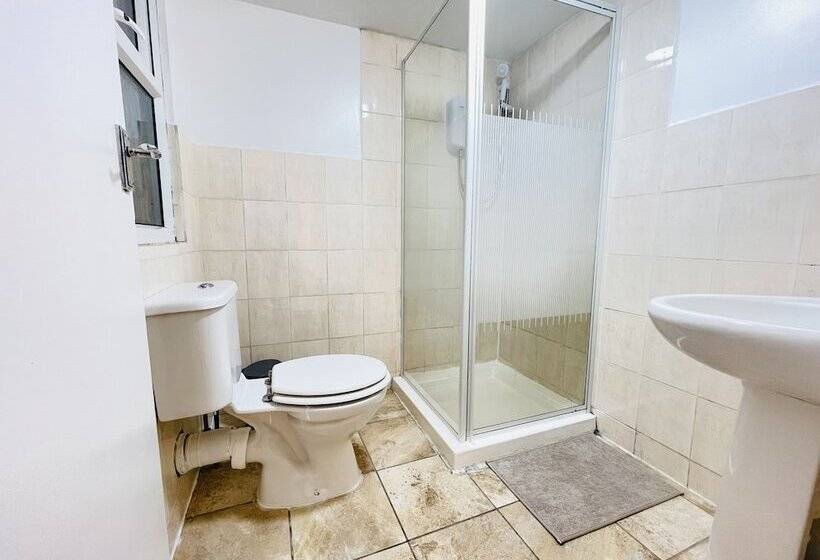 פנסיון Norman Guest House